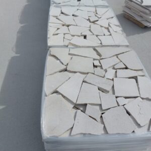 gris-zarci-broken-tiles