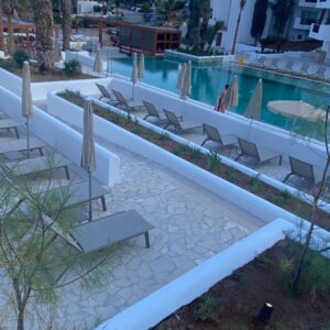 gris-zarci-crazy-paving
