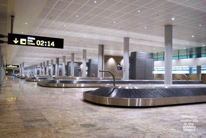 snakesking-light-brown-marble-airport-flooring