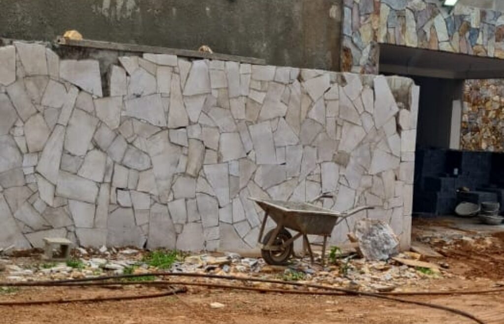gris-zarci-stone-crazy-paving