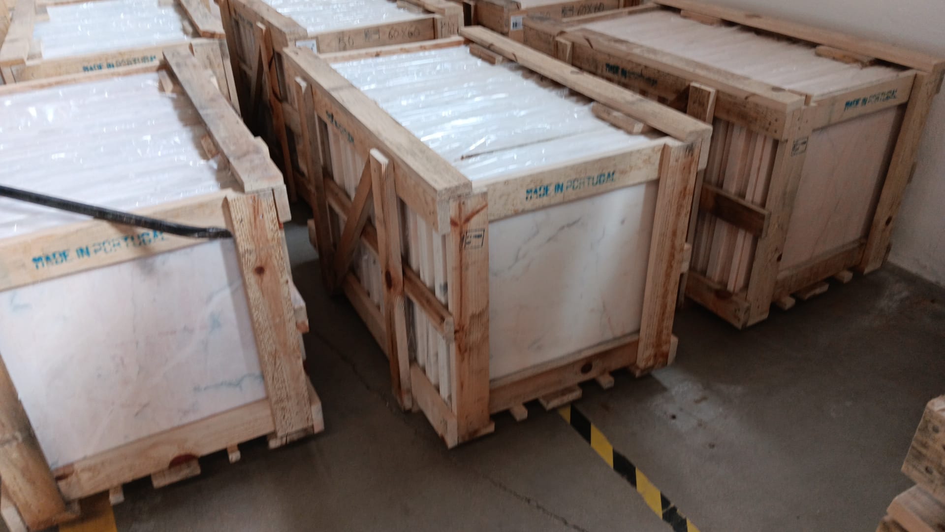 White Portugal Marble Tiles 60x60x2 Cm White Portugal Marble Tiles 60x60x2 Cm