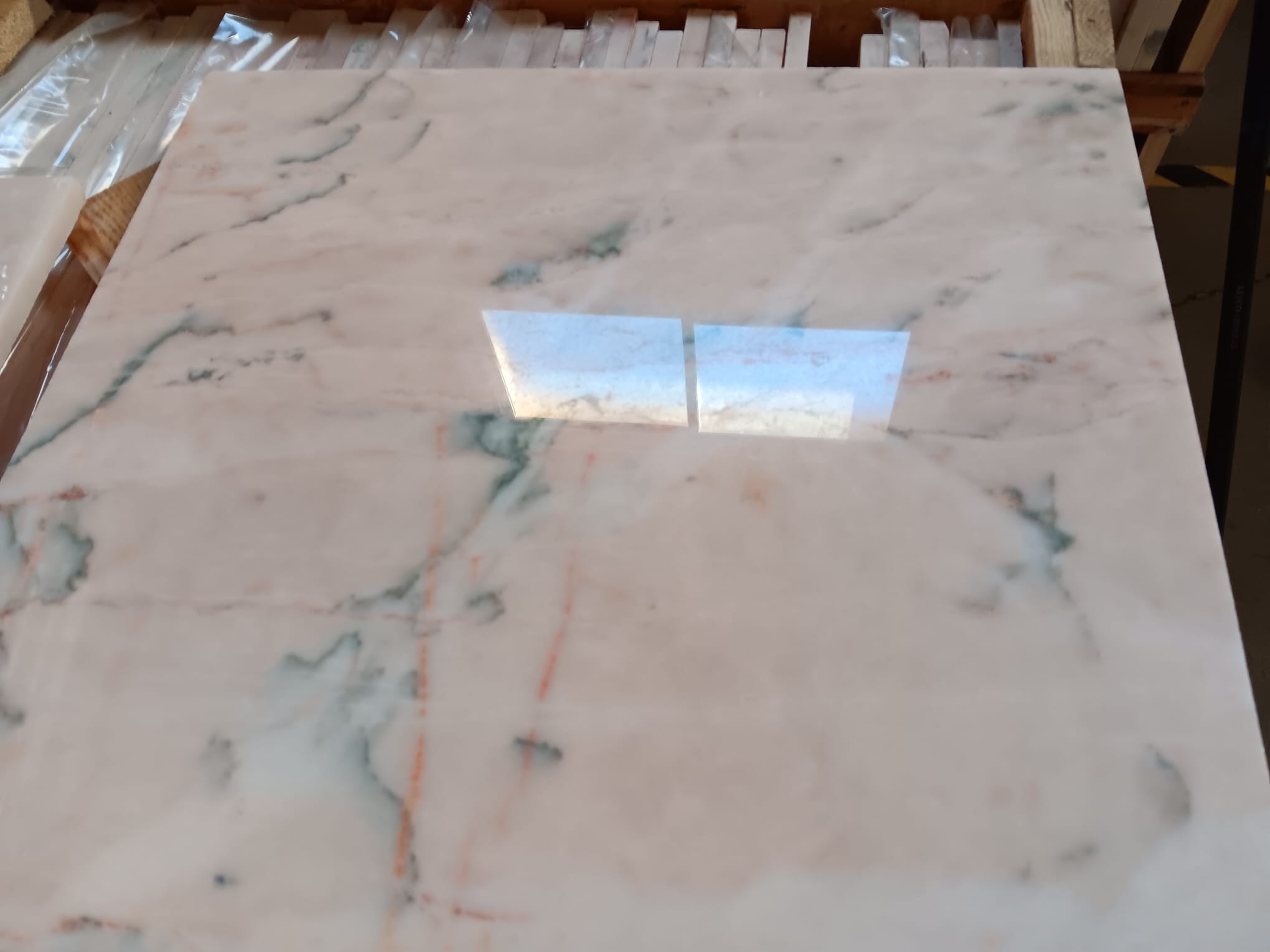 White Portugal Marble Tiles 60x60x2 Cm White Portugal Marble Tiles 60x60x2 Cm
