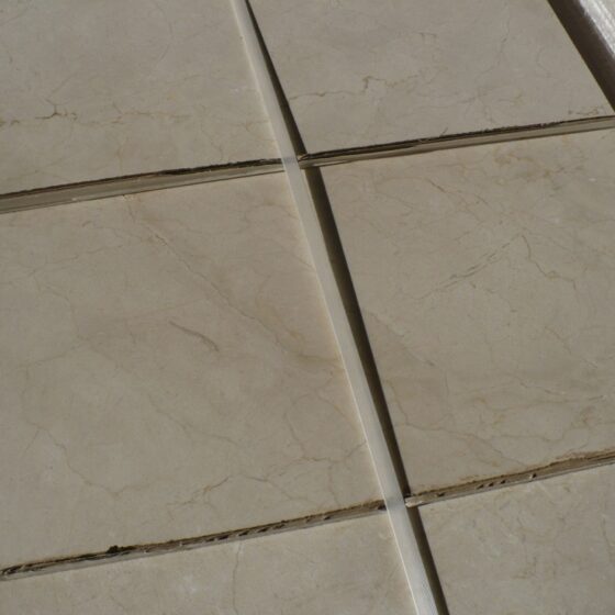 crema-marfil-polished-tiles