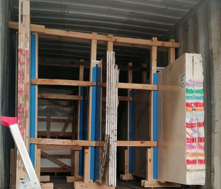 container-loading-slabs