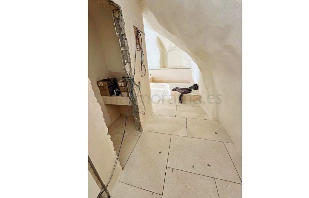 crema-marfil-marble-flooring-villa