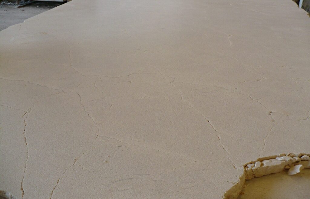 crema-marfil-tiles-leather-finish