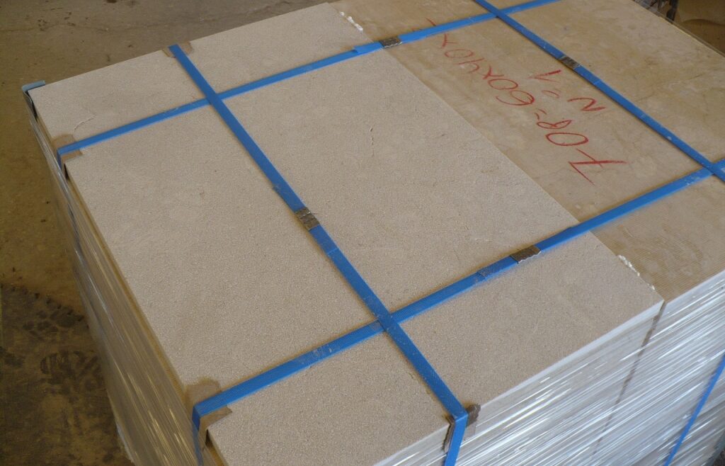 crema-marfil-tiles-leather-finish