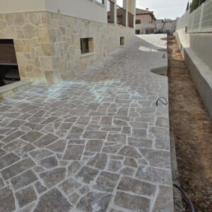 brown-travertine-crazy-paving-tumbled-outdoor