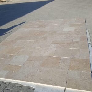 travertine-tiles-tumbled-opus-romano-pattern