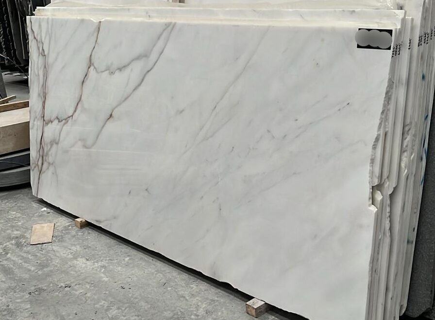 white-ibiza-marble-slabs-wall-cladding-belgium