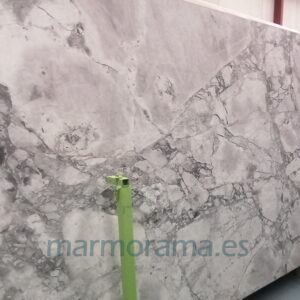 super-white-quarzite-slabs