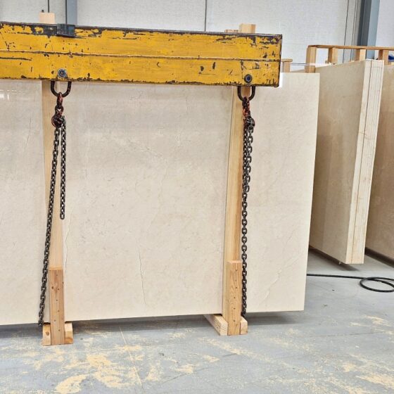 crema-marfil-slabs-zafra-origin