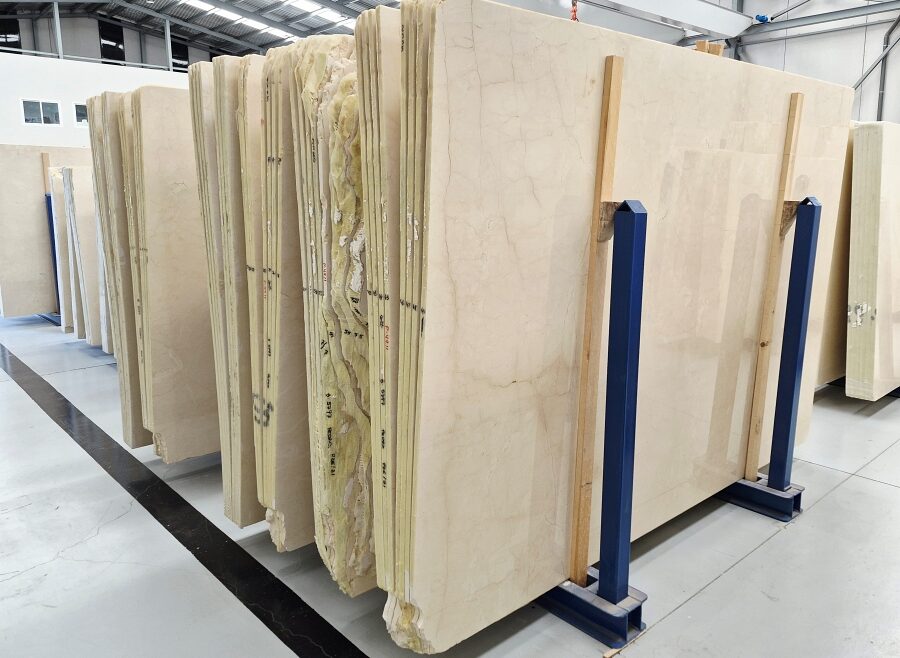 crema-marfil-slabs-zafra-origin