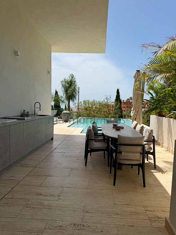 Travertine-crema-tiles-flooring-project-spain